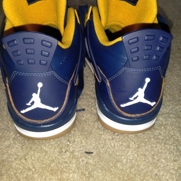 Air Jordan Retro 4. ..Exclusive Owner - Picture 2 of 2